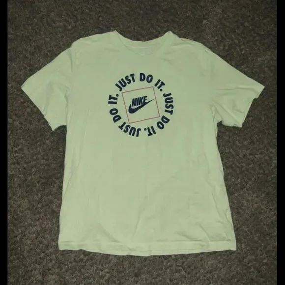 Nike Shirt, Size XL - Picture 2 of 4